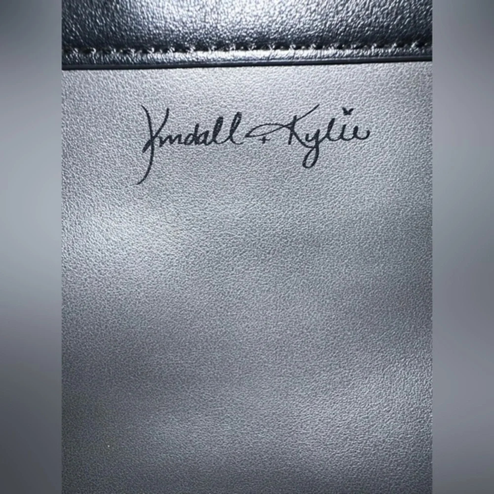 Kendall + Kylie Wristlet Clutch Purse Blue & Black Oversized‎ Cosmetic Bag